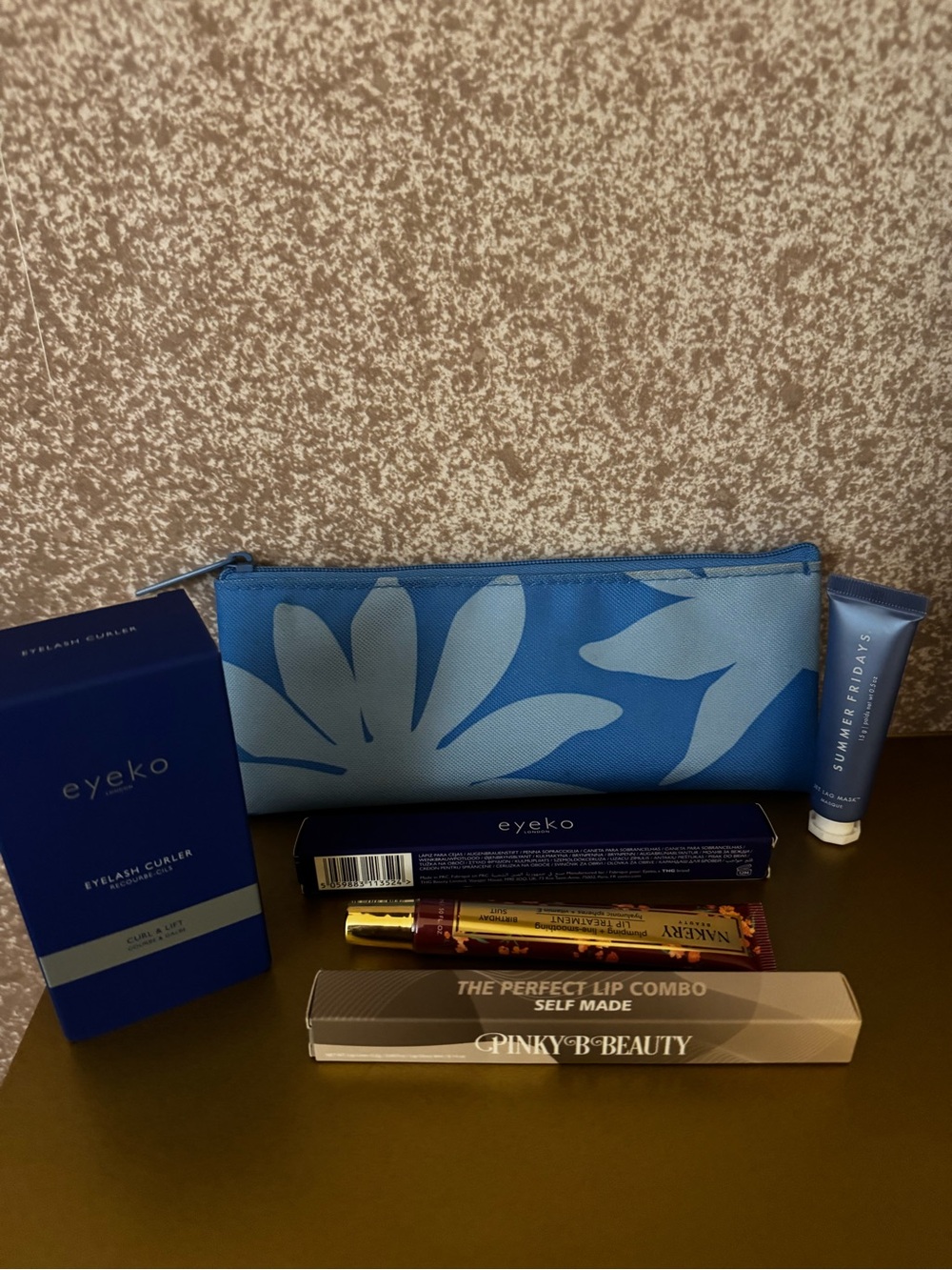 Beauty Bundle #3 - Picture 2 of 2